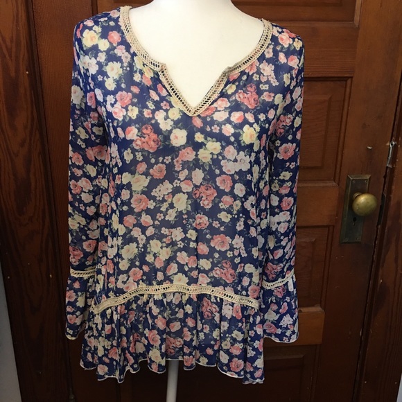 Living Doll floral ls semi sheer top. Size s. - Picture 1 of 7